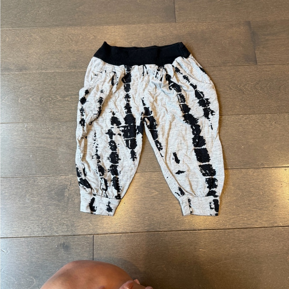 Designer From Denny’s! Kids Casual Black and Gray Patterned Bottoms